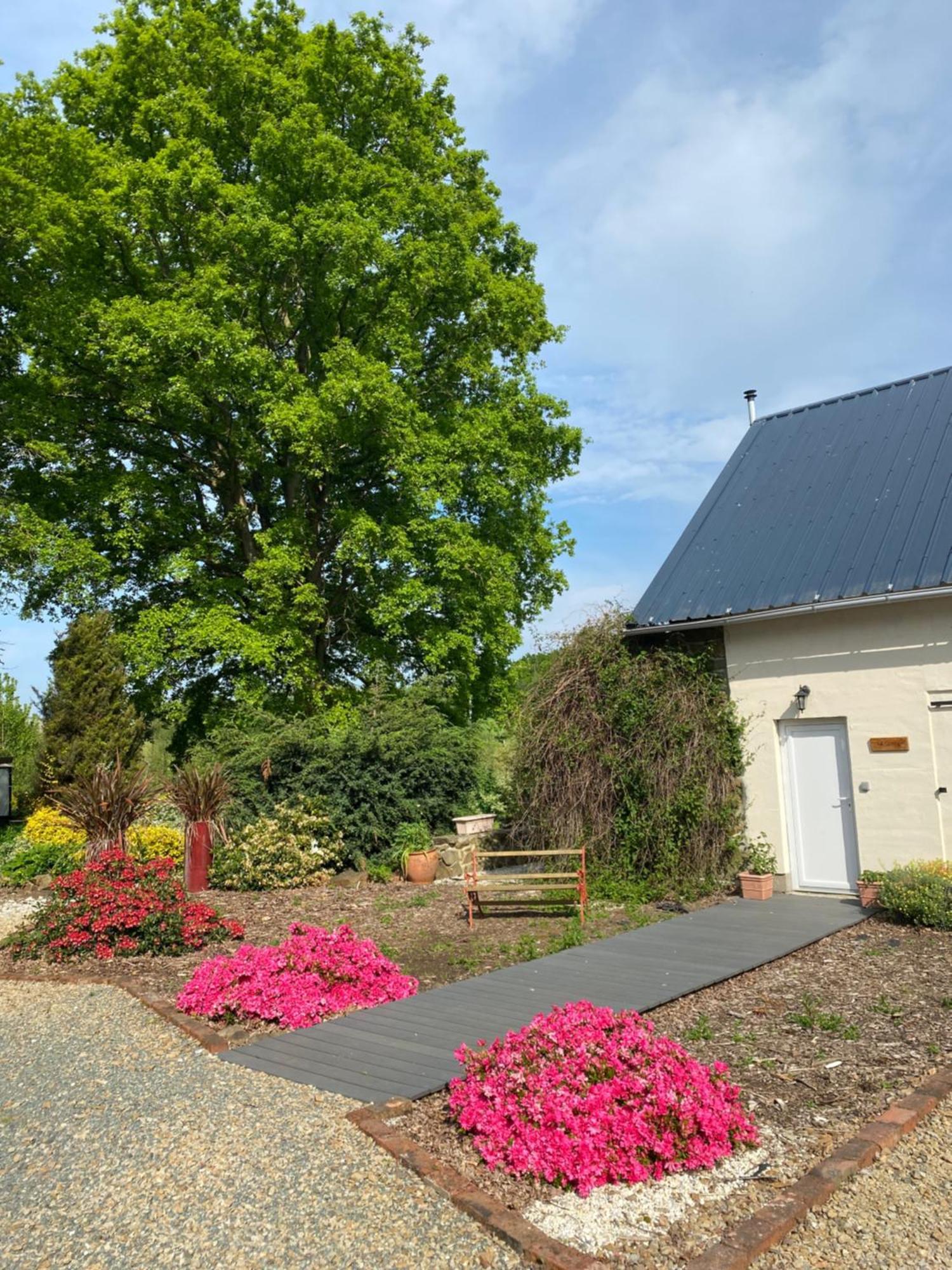 Spacious, Rustic Studio Space For 2 Persons Saint-Cyr-du-Bailleul Esterno foto